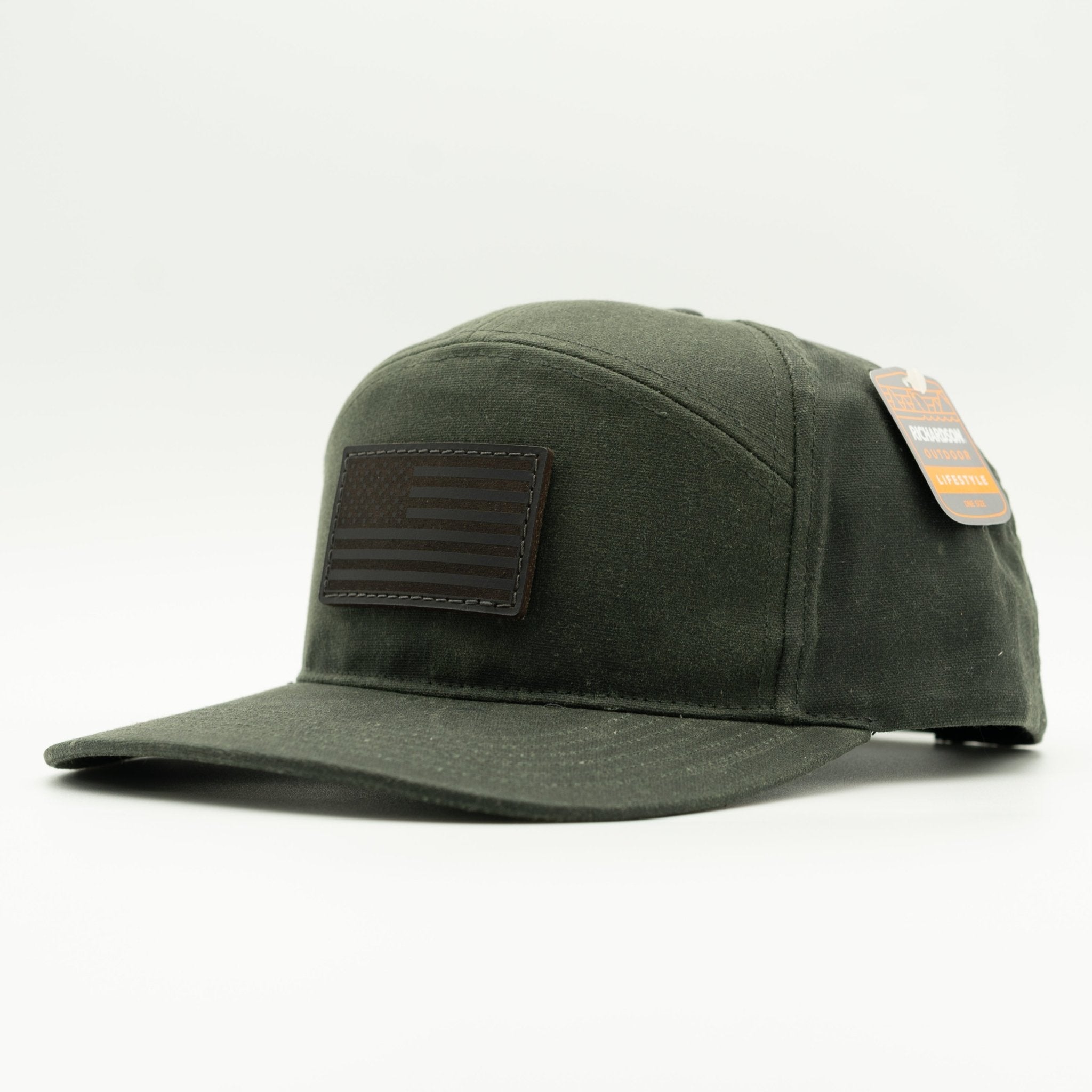 Green cap with a patch and tag on a white background

Color: Dark Olive